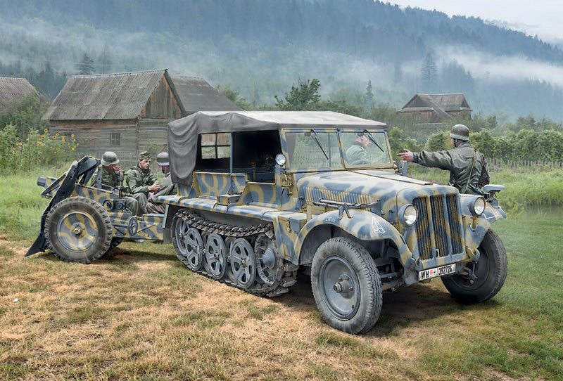 Sd. Kfz. 10 Demag D7 with 7,5 cm leIG 18 and crew - Italeri 1:35 modelbouwpakket